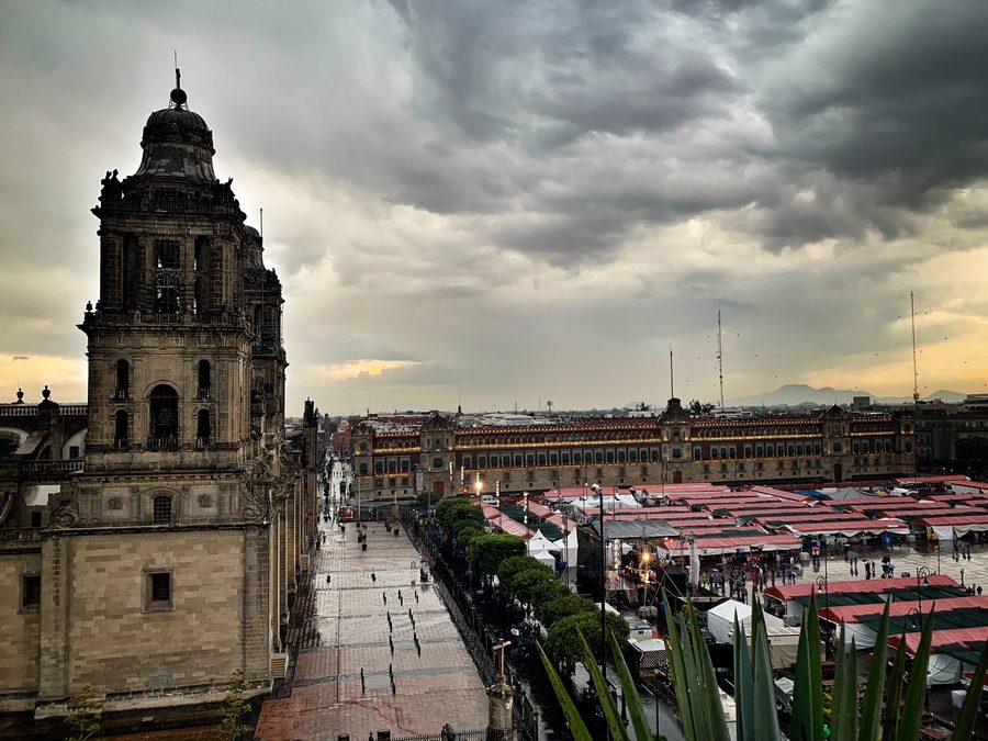 The Z&oacute;calo